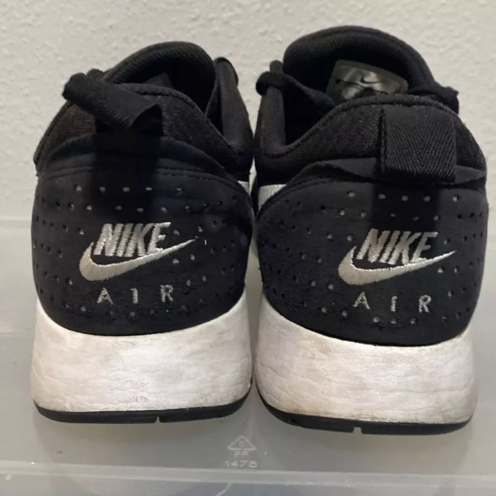 Nike Air Max Tavas Womens Size 10.5 Blck White Athletic Running Shoes 705149-009 - Picture 7 of 8